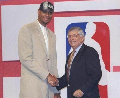 球员与其产 球员与其产