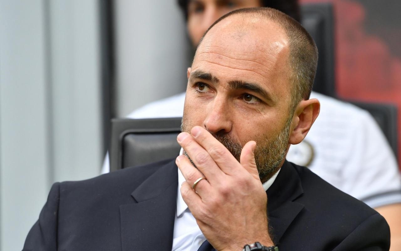 一困境中的 一困境中的