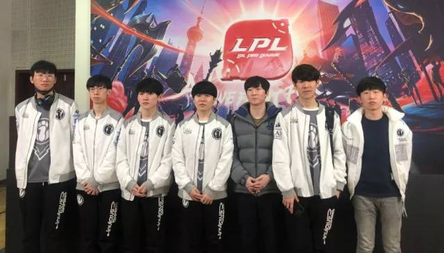 网友们调侃 网友们调侃